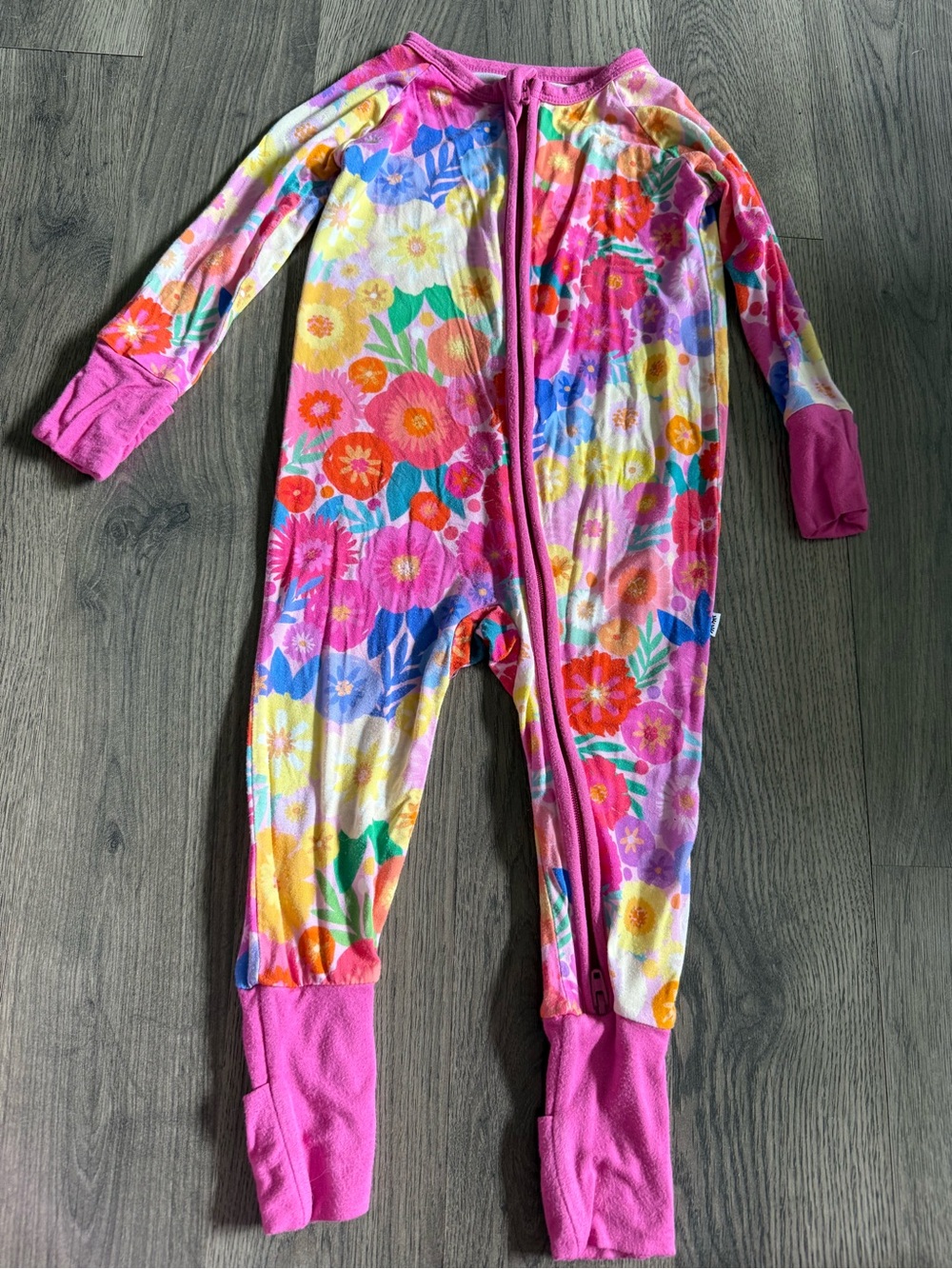 Little sleepies Rainbow blooms zippy